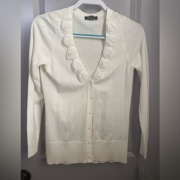 NWT AB Studio Cardigan sweater in White, size small 100%cotton - Picture 1 of 11